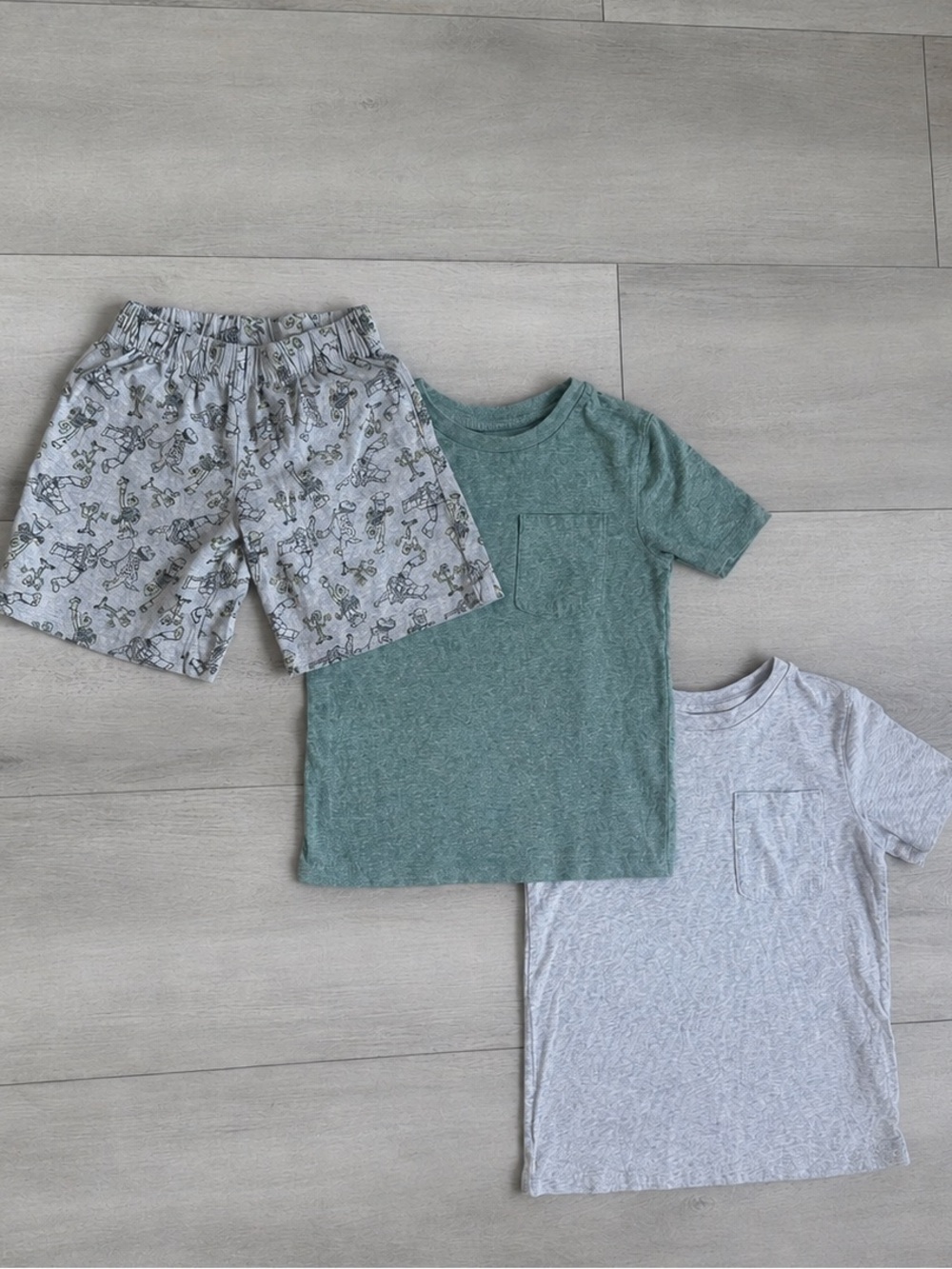 Boys 9-Piece Clothing Bundle Size 5 5T TMNT Toy Story Old Navy Summer - Picture 4 of 6